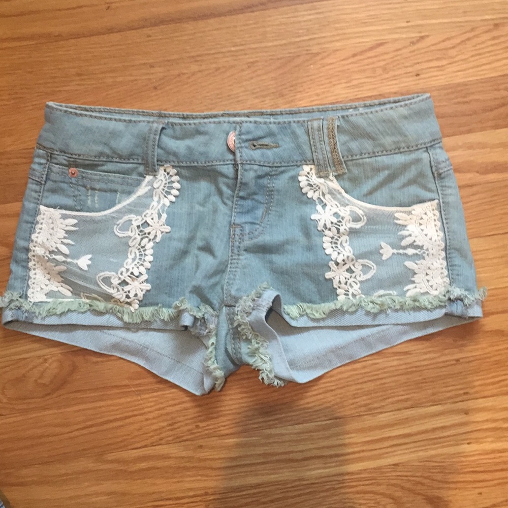 Cute jean shorts!!!